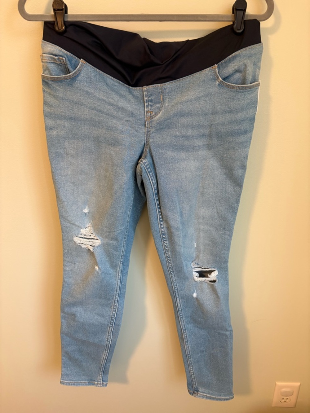 Old Navy Maternity Skinny Jeans with Rollover Band Size 10